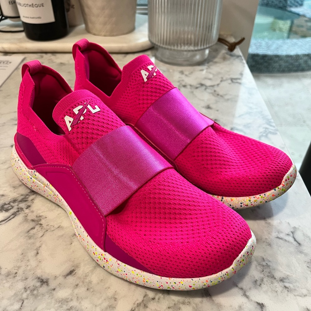 Running shoes APL TechLoom Bliss